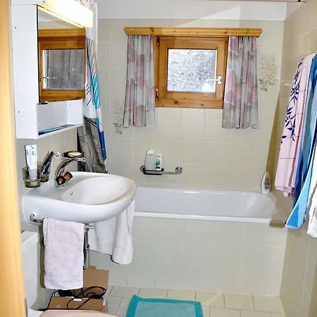 アパート Chasa Praem 3 シュクオル